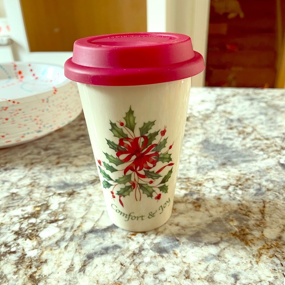 Lenox porcelain Christmas tumbler- New